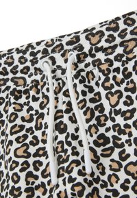 OVS REGULAR FIT WITH PRINT - Short - black white beige