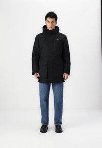 Lacoste Ziemas mētelis - black
