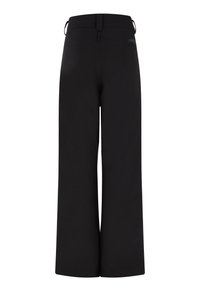 Pantaloni neri a gamba larga realizzati in tessuto morbido. Presentano una vita strutturata con cordoncino e un dettaglio con logo sul retro.