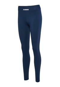 Leggings azul marino hechos de una tela elástica, con una cinturilla ancha que lleva el logo "HUMMEL" en blanco. Diseño ajustado con una textura suave.