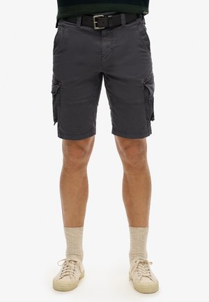 Shorts cargo gris foncé en coton, dotés de plusieurs poches latérales, d'une coupe droite et de coutures décoratives à l'ourlet.