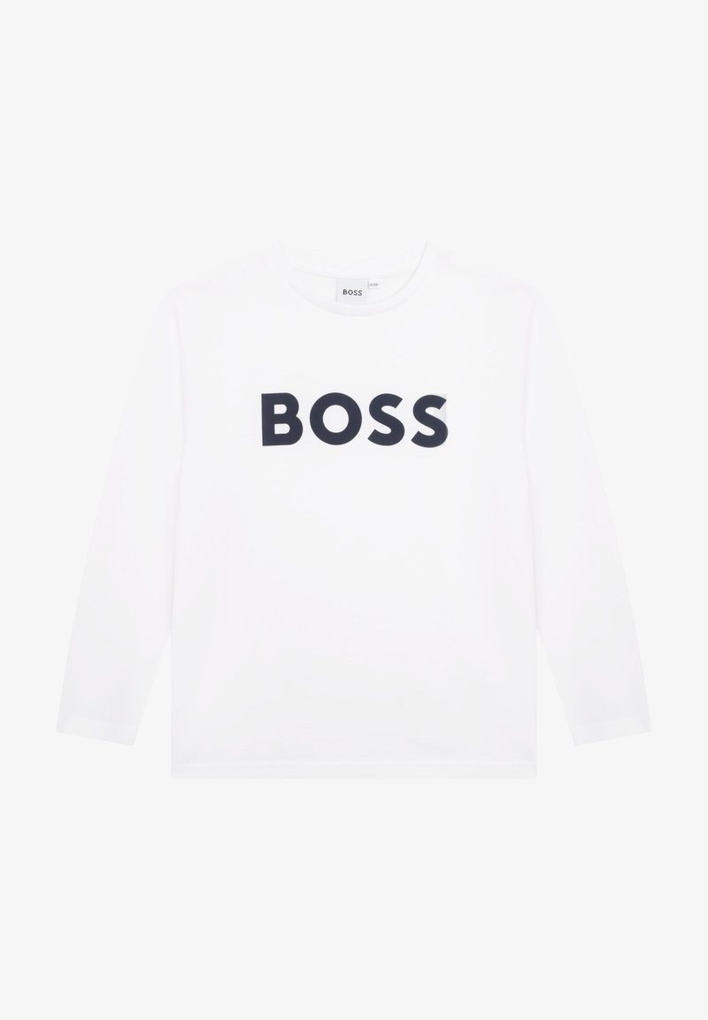 T-shirt branca de manga longa, feita de algodão, com decote redondo e o logótipo em negrito "BOSS" impresso na parte da frente. Design simples, sem padrões adicionais.