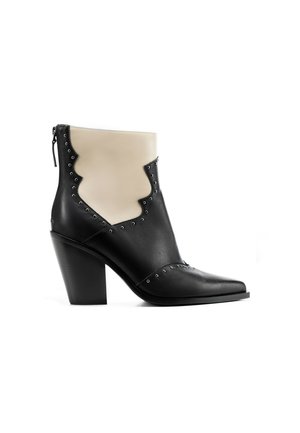 WITTCHEN - Botki na obcasie