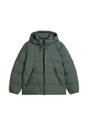 Groene pufferjack met capuchon, voorzien van gewatteerde segmenten, twee ritszakken aan de zijkant en een ritsluiting aan de voorkant. Glad van structuur.