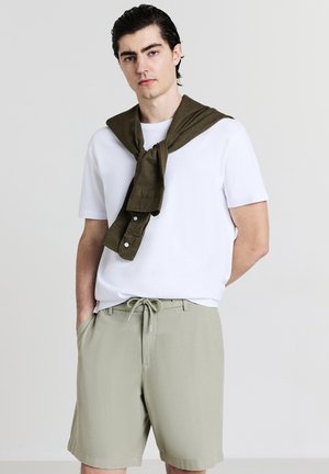 BERMUDA CENTRALE  - Shorts - salvia