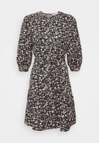 Zwarte jurk tot de knie met een roze en beige bloemenprint, driekwart pofmouwen, ronde hals en een gestrikte tailleband.