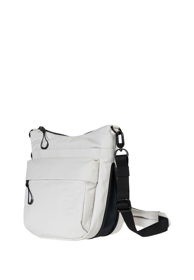 Borsa a tracolla bianca in tessuto con dettagli neri, dotata di scomparto principale con zip, tasca frontale e tracolla regolabile. Texture liscia.