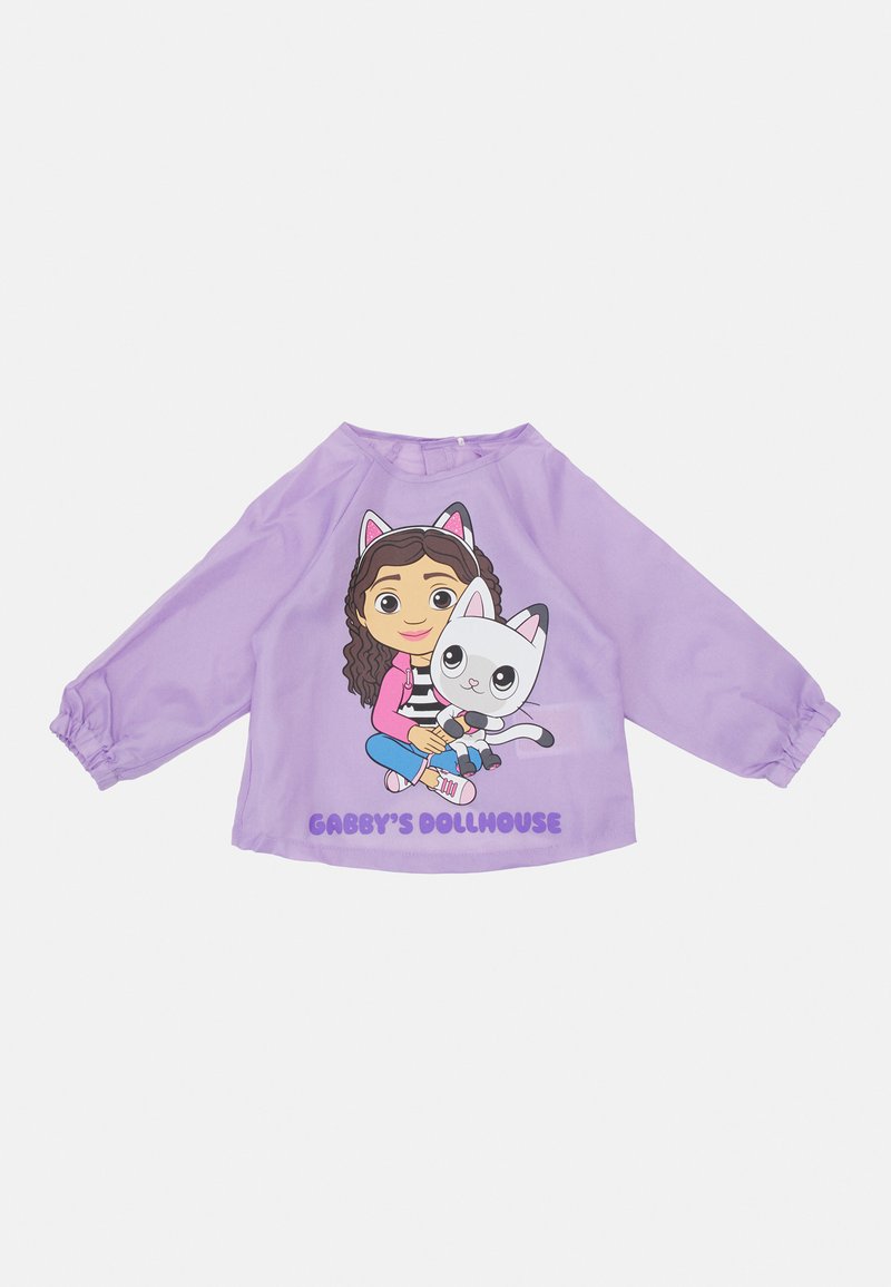 Camisa de manga longa roxa com um design de cartoon de uma rapariga com orelhas de gato e um gato, e o texto "A CASA DAS BONECAS DA GABBY". Tecido suave.