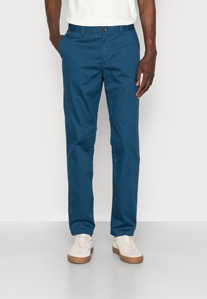 ESSENTIALS STUART - Chino - petrol