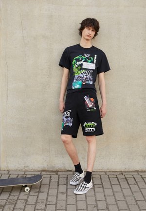 SMASH UP - Shorts - black