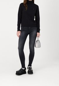 Tommy Hilfiger Långärmad tröja - black