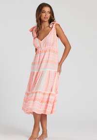 South Beach JACQUARD TIE SHOULDER - Vestido informal - pink