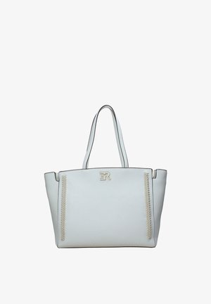 Borsa tote in pelle bianca con doppi manici, dettagli intrecciati sui lati anteriori e logo metallico centrato vicino al bordo superiore.