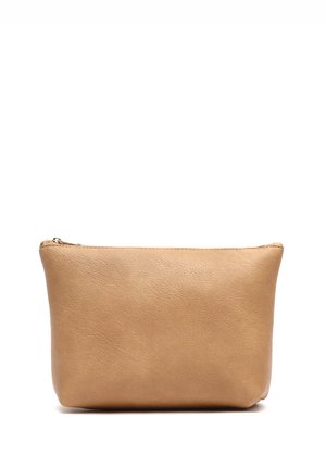 Bustina beige in pelle con cerniera, dal design semplice, forma rettangolare e bordi leggermente arrotondati su sfondo bianco.