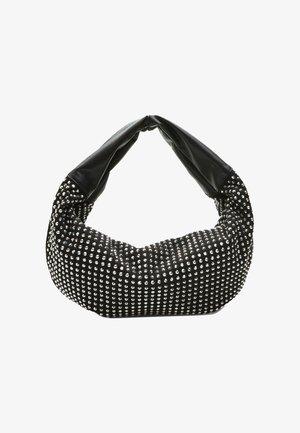 Borsa nera a forma arrotondata, rifinita con borchie argentate e una morbida maniglia in pelle. Un tessuto testurizzato ricopre il corpo.