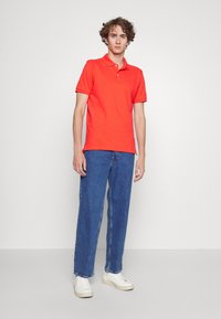 GAP Polo - red