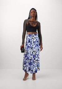 ONLY ONLPELLA SKIRT - Maxisukňa - cloud dancer aop:blue modern flower