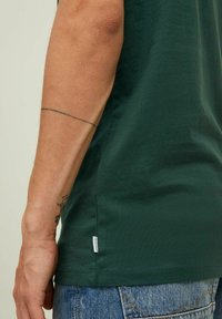Jack & Jones JJE TEE  O-NECK  - T-shirt basic - pine grove