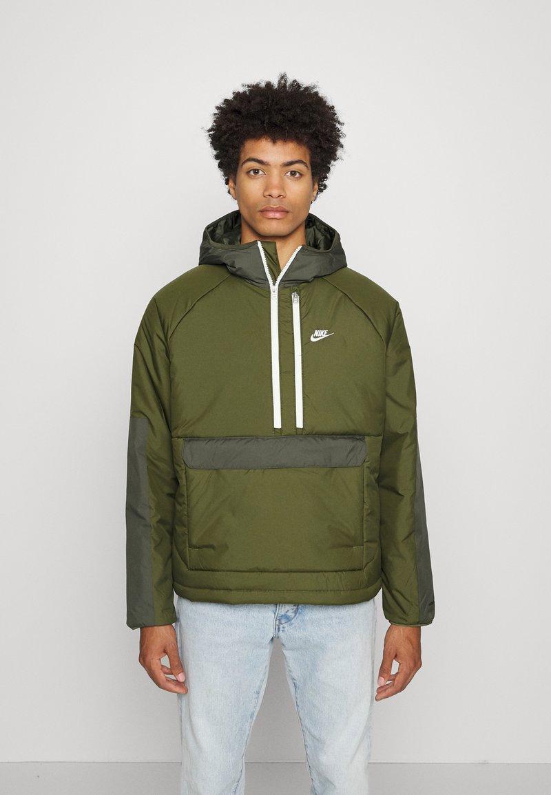 Nike Sportswear LEGACY ANORAK Chaqueta de entretiempo rough green