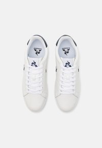 Trattoria Antica Chaussures Courtset_2 Le Coq Sportif Chaussures