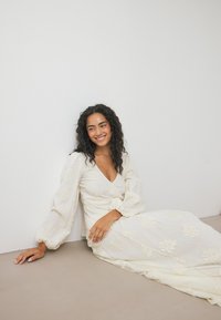 NA-KD Blouse - offwhite
