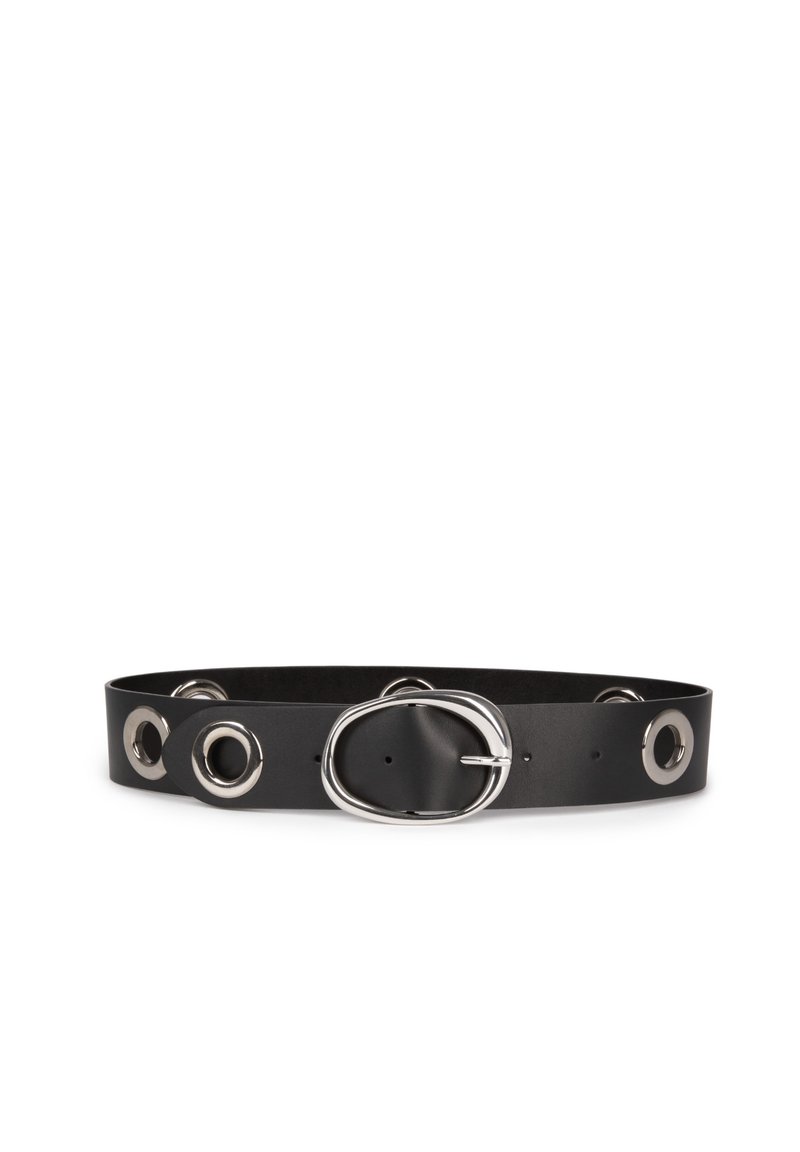 Cintura in pelle nera con design ampio, dotata di occhielli metallici e una fibbia ovale argentata, texture liscia e accenti circolari.