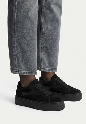 Lasocki, LASOCKI SNEAKERS WOMEN'S BLACK 5907964339830 - Sneaker low - black