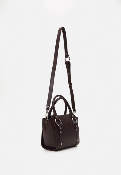 Vivienne Westwood BETTY SMALL HANDBAG - Sac à main - brown