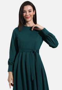 Modanisa REFKA CASUAL - Maxiklänning - emerald