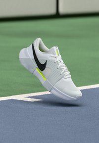 Geselecteerd, white/black/pure platinum-coloured/volt