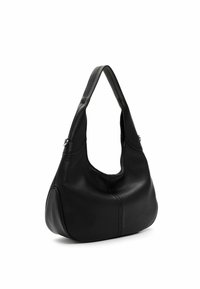 Sac à main en cuir noir avec une finition douce et texturée, de forme courbée et une seule bandoulière. Présente des coutures visibles.