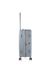 Maleta rígida gris con una superficie texturizada, dos ruedas, un asa retráctil y un cierre central. Cuenta con pies protectores en la base.