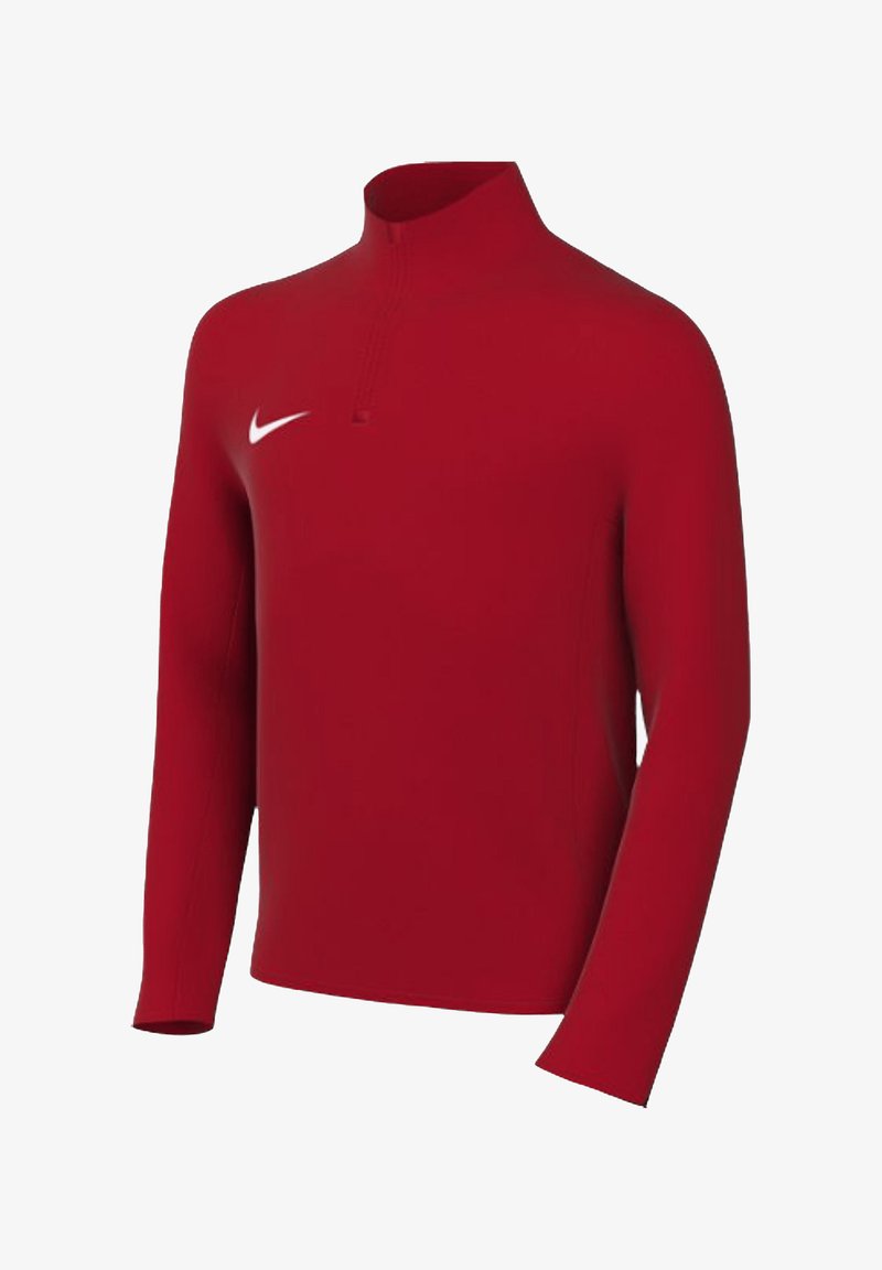 Pullover rosso Nike a maniche lunghe con collo alto e mezza cerniera. Presenta una superficie liscia e un logo bianco sul lato sinistro del petto.