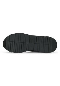 Semelle de chaussure en caoutchouc noir avec des rainures horizontales et verticales et une prise texturée, étiquetée "RUNNING SYSTEM" et un logo au centre.