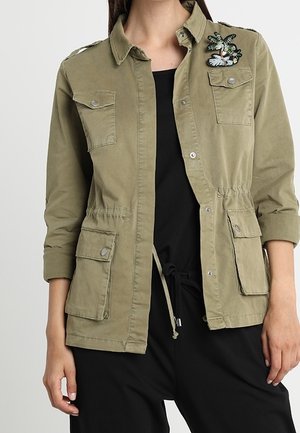Chaqueta fina - green