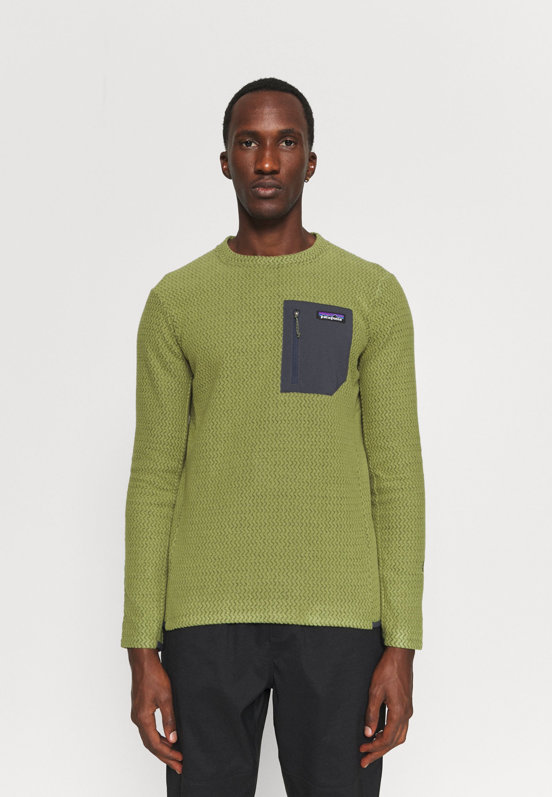 patagonia men's r1 air crew