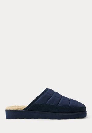 Polo Ralph Lauren, READE SUEDE-TRIM QUILTED SCUFF SLIPPER - Chaussons - navy/red