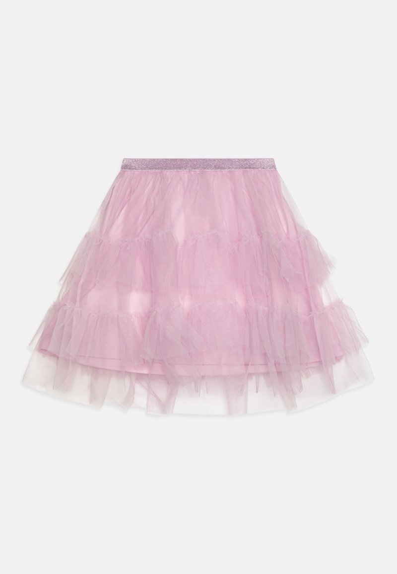 Rosa lager av tylskjorta med en glittrande elastisk midjeband, som har flera volanger för extra textur och volym.