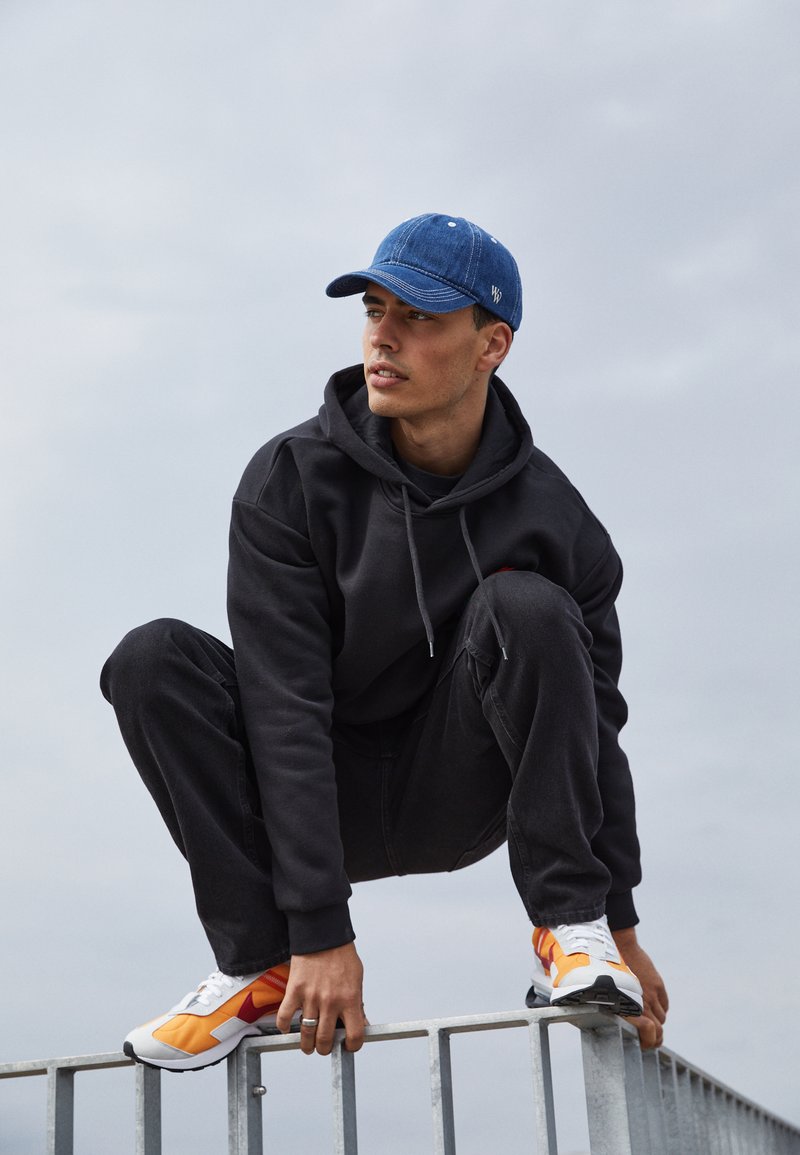 Damen Sweatshirts | YOURTURN RAINBOW HEART HOODIE PRIDE UNISEX Kapuzenpullover black/schwarz - AN65838 Damen Sweatshirts | YOURTURN RAINBOW HEART HOODIE PRIDE UNISEX Kapuzenpullover black/schwarz - AN65838