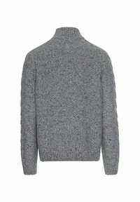 Grijze gebreide sweater met een hoge kraag, voorzien van een textuurpatroon en geribbelde manchetten en zoom. De stof heeft subtiele spikkels door het geheel.