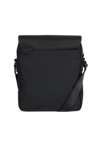 Borsa a tracolla nera realizzata in tessuto texturizzato, dotata di chiusura a patta, tracolla regolabile e tasca frontale con zip. Forma pulita e rettangolare.