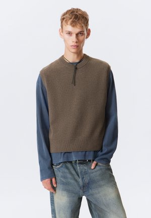 Strikkegenser - brown