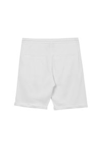 Shorts bianchi in cotone con una vestibilità rilassata, caratterizzati da una texture morbida, orli arrotolati e due tasche posteriori. Senza cuciture o motivi visibili.