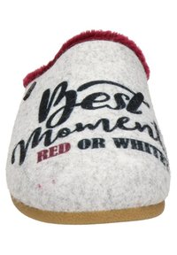 Chausson en feutre gris avec bord rouge, arborant un imprimé "Meilleurs Moments" en noir et rouge. Semelle en caoutchouc pour l'adhérence, design à bout rond.