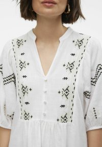 Vero Moda Srajčna obleka - bright white