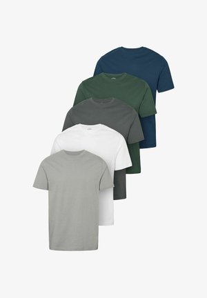 Cinq t-shirts unis à col rond de couleur gris, blanc, gris foncé, vert et bleu marine, disposés en chevauchement en une rangée verticale.