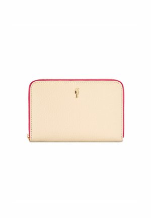 Kremowy skórzany portfel z różowym zamkiem błyskawicznym i małym złotym logo z przodu, na białym tle.