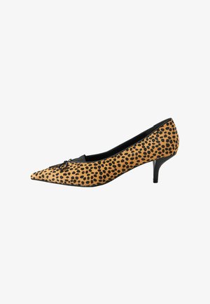 Next, FOREVER COMFORT® POINT TOE COURT HEELS - Pumps - cheetah