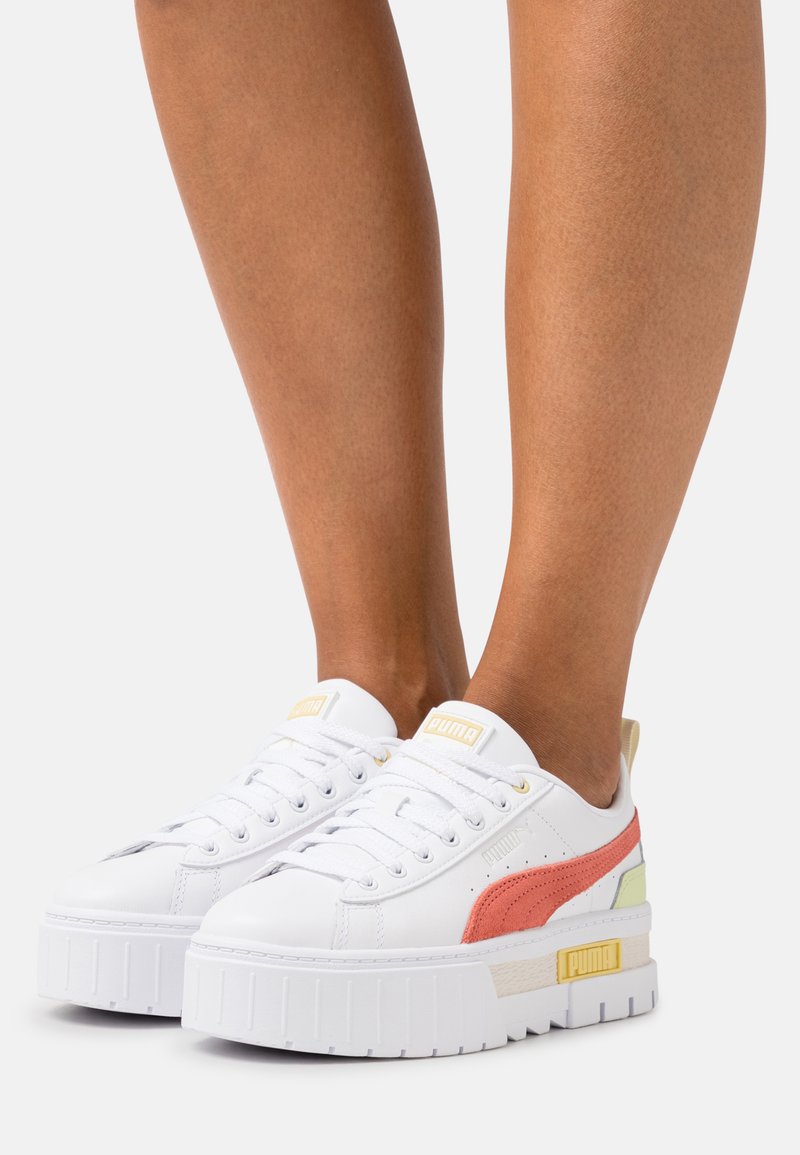 Puma MAYZE - Sapatilha de treino - white/pistachio