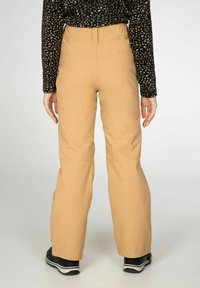 Tan skibroek met een recht model, gemaakt van waterafstotende stof, met een hoge tailleband en een gladde textuur.